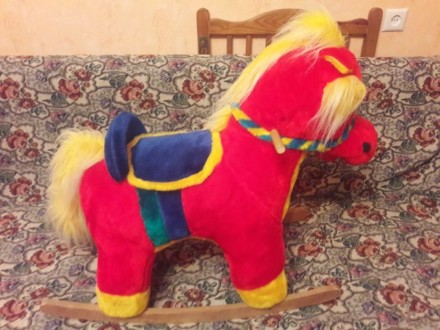 Красивая лошадь,состояние отличное,яркая,деревянная. Лучший подарок ребенку!!!. . фото 2