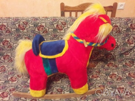 Красивая лошадь,состояние отличное,яркая,деревянная. Лучший подарок ребенку!!!. . фото 1