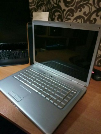 Как новый надежный двух ядерный ноутбук Dell Inspiron 1525
Безотказный, неломаю. . фото 2