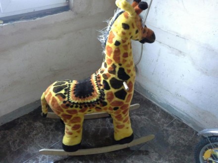 Детская игрушка жираф качалка. . фото 3