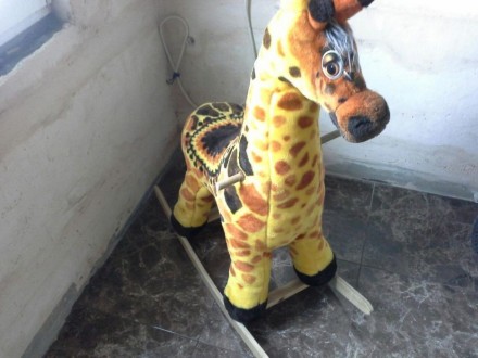 Детская игрушка жираф качалка. . фото 4