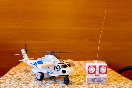 Игрушка-вертолёт детский радиоуправляемый. В идеальном состоянии есть родная упа. . фото 3