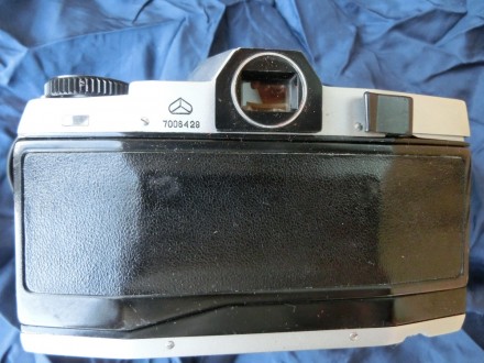 Ки́ев-10 — малоформатный однообъективный зеркальный фотоаппарат, выпускавшийся н. . фото 6