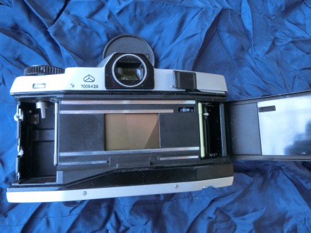 Ки́ев-10 — малоформатный однообъективный зеркальный фотоаппарат, выпускавшийся н. . фото 8