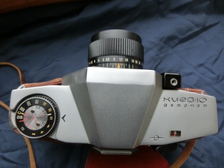 Ки́ев-10 — малоформатный однообъективный зеркальный фотоаппарат, выпускавшийся н. . фото 4