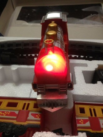 Детская железная дорога с дымом,светом,музыкой.. . фото 4