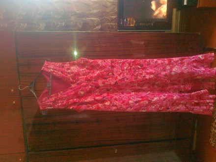 Платье-костюм розового цвета в мелкий рисунок для женщины ростом примерно 160-16. . фото 2