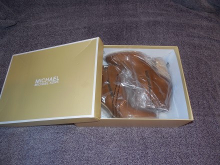 Продам новые кожаные демисезонные женские ботинки Michael Kors Denver Bootie. Ор. . фото 2