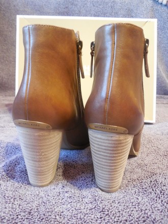 Продам новые кожаные демисезонные женские ботинки Michael Kors Denver Bootie. Ор. . фото 7