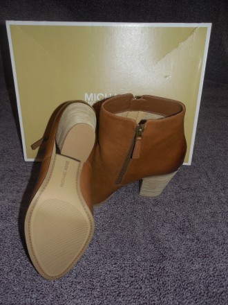 Продам новые кожаные демисезонные женские ботинки Michael Kors Denver Bootie. Ор. . фото 5