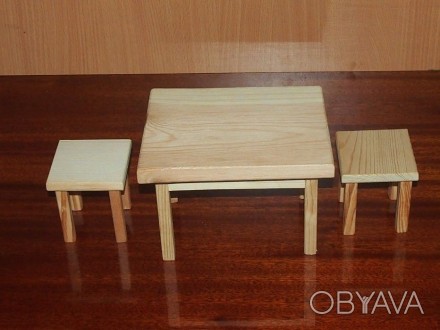 Набор кукольной мебели изготовлен из натурального дерева. В набор входят стол и . . фото 1