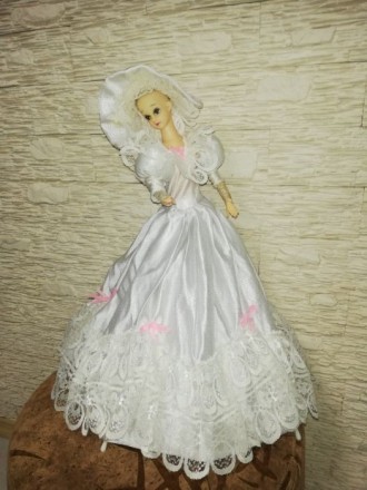 Хорошее качество, кукла невеста на подставке с мелодией.. . фото 3