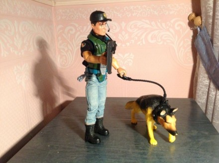 Игрушка раритет,продается : кукла,одежда,все прибамбасы и собака.Собака с батаре. . фото 5