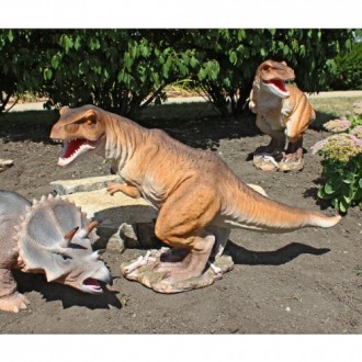 Юрский  период  на  5 кв. метрах!

Фигуры  динозавров  длиной  1-1,2 м,  высот. . фото 5