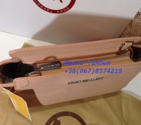 Миниатюрная сумка Майкл Корс через плечо из качественного кож зама с полированны. . фото 8
