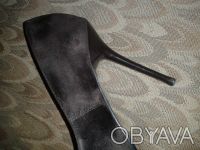 Один раз одетые коричневые замшевые туфли на тонкой  шпильке 10 см. Длина стельк. . фото 2