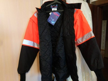 Продам новую куртку, производство Бельгия,качественная фабричная вещь.Куртка осн. . фото 3