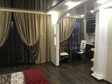 Элитные однокомнатные VIP апартаменты на Артеме. Изысканный интерьер, кухня-студ. Саксаганский. фото 2