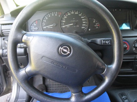 Opel Omega B 2.0 универсал. 1997 г.в. Новая резина. АКП, ABS, Гидроусилитель рул. . фото 8