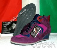 Брендовая обувь оригинал из Италии
 
Сникеры женские замшевые знаменитой фирмы. . фото 2