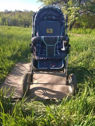 Это коляска всесезонная, можно лёжа возить ребенка и сидя используя как прогулоч. . фото 4