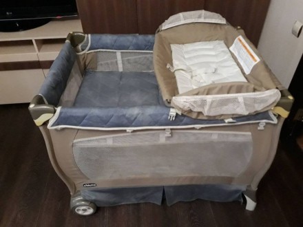 Кроватка-манеж Lullaby LX удобна для новорожденных и незаменима во время путешес. . фото 5