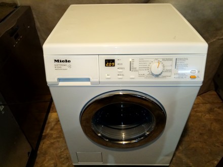 Идеальная стиральная машина , почти новая , 6 кг , сотовый барабан , цифровое та. . фото 2
