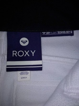 Сноубордические штаны ROXY
-Водостойкая и дышащая мембрана ROXY DryFlight® 15K . . фото 4
