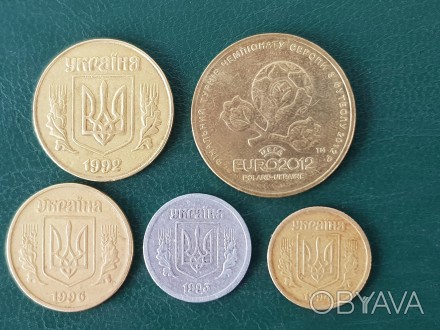 Продам одним лотом 44 монеты Украины, перечисленные ниже: 
1 коп. 2001, 2008, 2. . фото 1