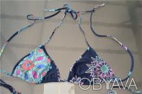 Emilio Pucci Printed Triangle Top String Bikini 2pc Swimsuit Sz 44

RETAIL$180. . фото 7