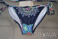 Emilio Pucci Printed Triangle Top String Bikini 2pc Swimsuit Sz 44

RETAIL$180. . фото 4