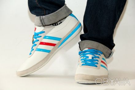 Кроссовки "adidas porsche" , белые с синими и красными полосками, Цена 320 грн.
. . фото 1
