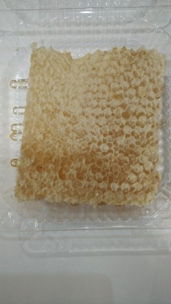 Мёд сотовый, натуральный, собранный на своей пасеке в Черкасской области.
Это н. . фото 5