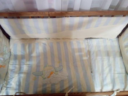 Манеж б/у продается с подушкой, одеялом, пододеяльником, защитой, матрас с одной. . фото 4