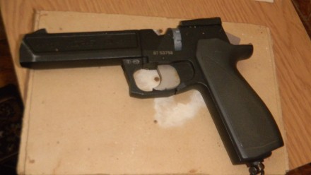 продам ... новый пневматический пистолет Корнет (ИЖ-67) в полном заводском  комп. . фото 2