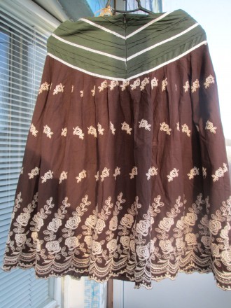 Нарядная, коричнево, зеленая, с вышивкой юбка., на подкладке.. . фото 4