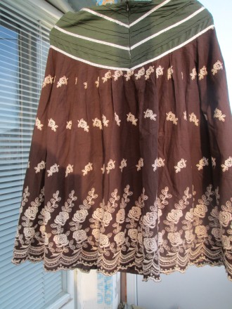 Нарядная, коричнево, зеленая, с вышивкой юбка., на подкладке.. . фото 3