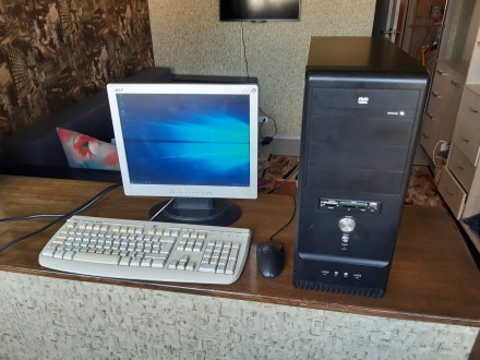 Компьютер в сборе - системный блок, монитор, клавиатура, мышка

Системный блок. . фото 7
