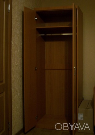 Небольшойй шкаф для одежды, в хорошем состоянии, цвет вишня, ШхВхГ 71,5х193х55 с. . фото 1