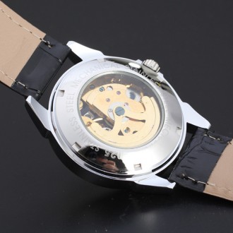 Стильные, удобные, компактные часы от ТМ Winner.

Характеристики
* бренд: Win. . фото 6