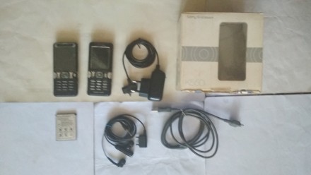 Продам два Sony Ericsson K550i на запчасти или восстановление. наушники, зарядка. . фото 7