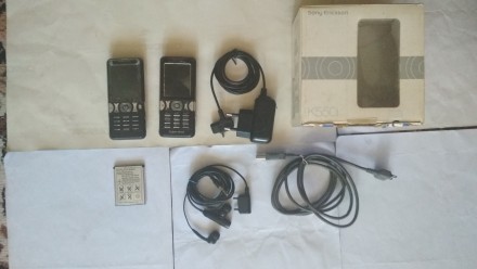 Продам два Sony Ericsson K550i на запчасти или восстановление. наушники, зарядка. . фото 4
