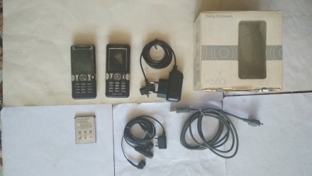 Продам два Sony Ericsson K550i на запчасти или восстановление. наушники, зарядка. . фото 5