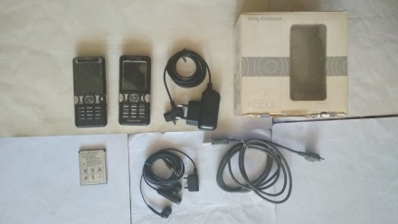 Продам два Sony Ericsson K550i на запчасти или восстановление. наушники, зарядка. . фото 8