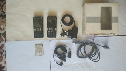 Продам два Sony Ericsson K550i на запчасти или восстановление. наушники, зарядка. . фото 6