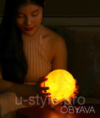 
Лунная лампа, выполненная с технологией 3D печати, реалистичная полнолуние, пов. . фото 1