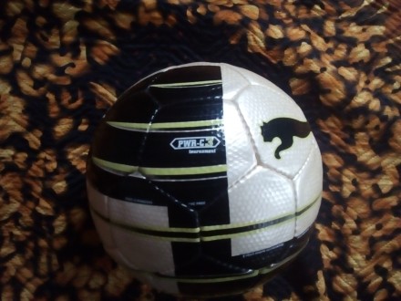 Новый добротный футбольный мяч под эгидой Фифа. . фото 4