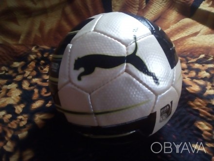 Новый добротный футбольный мяч под эгидой Фифа. . фото 1