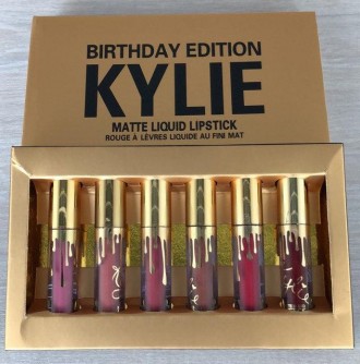 Набор матовых жидких губных помад Kylie Birthday Edition - это яркий пример тщат. . фото 2