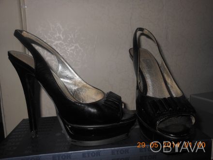 Продам женские лакированные черные туфли на высоком каблуке в хорошем состоянии . . фото 1